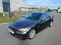 Bmw - 2005 - 330 i - personenauto - afbeelding 12 van  19