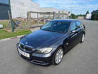 Bmw - 2005 - 330 i - personenauto - afbeelding 14 van  19