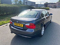 Bmw - 2005 - 330 i - personenauto - afbeelding 17 van  19