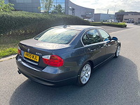 Bmw - 2005 - 330 i - personenauto - afbeelding 18 van  19