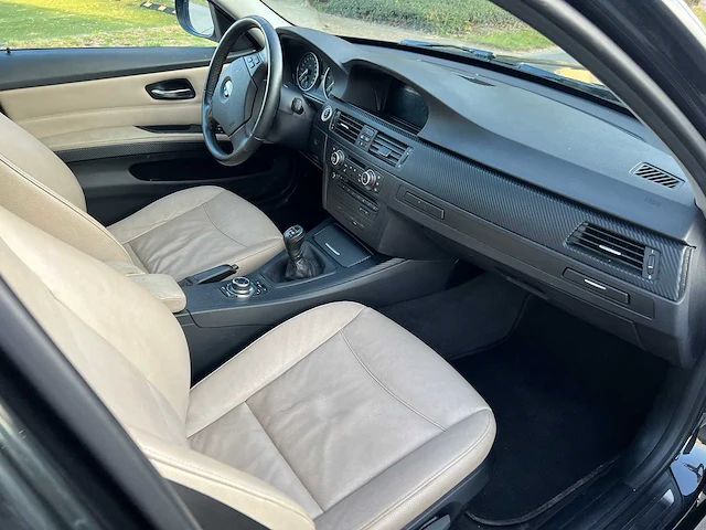 Bmw - 2011 - 316 d - personenauto - afbeelding 11 van  28
