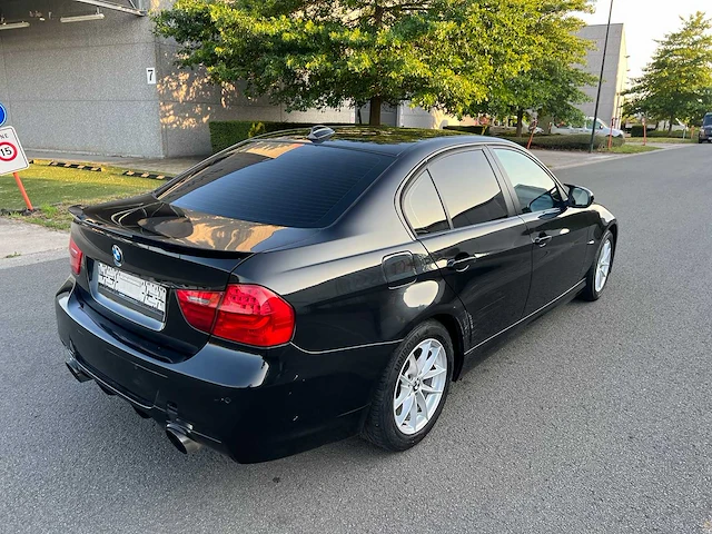 Bmw - 2011 - 316 d - personenauto - afbeelding 12 van  28