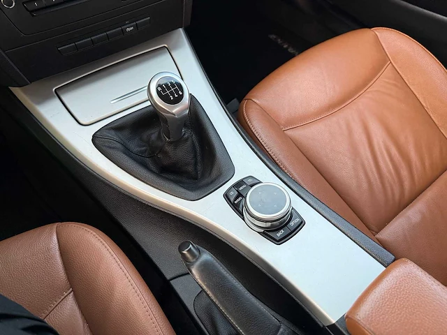 Bmw - 2011 - 318 - personenauto - afbeelding 19 van  31