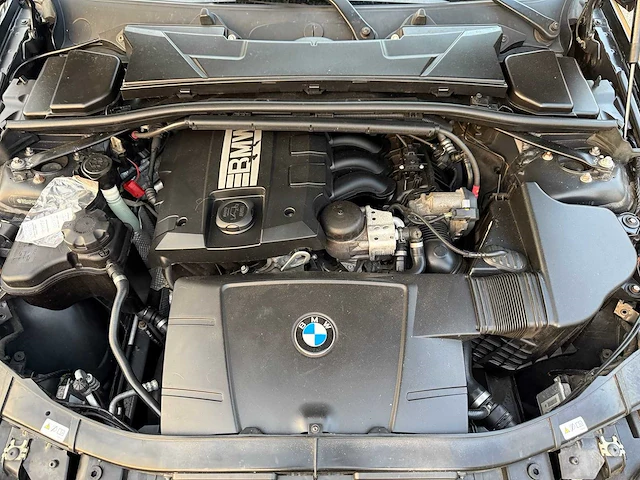 Bmw - 2011 - 318 - personenauto - afbeelding 24 van  31