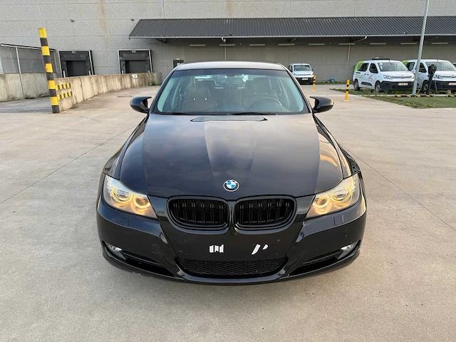 Bmw - 2011 - 318 - personenauto - afbeelding 29 van  31