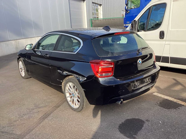 Bmw - 2014 - 116d - personenauto - afbeelding 12 van  16
