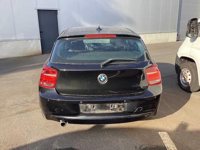 Bmw - 2014 - 116d - personenauto - afbeelding 13 van  16
