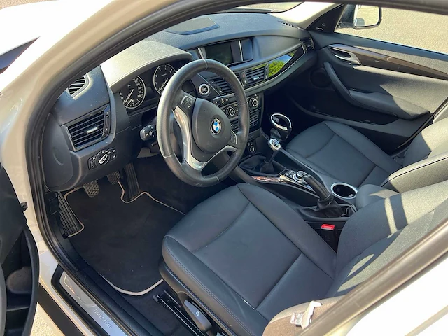 Bmw - 2015 - x1 - sdrive - personenauto - afbeelding 8 van  22