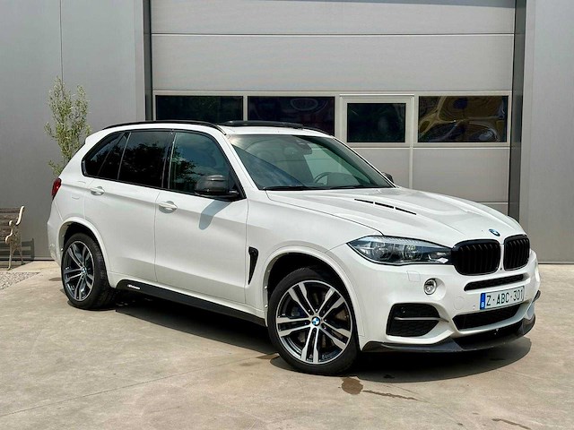 Bmw - 2016 - m50d - personenauto - afbeelding 1 van  27