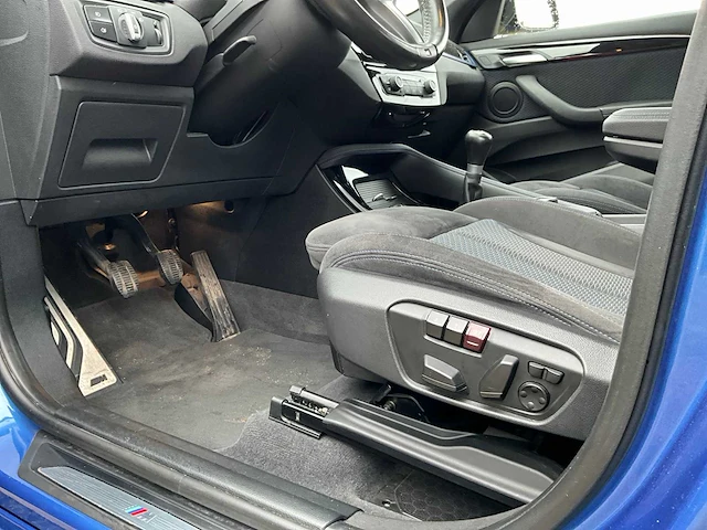 Bmw - 2017 - x1 - sdrive 18i - personenauto - afbeelding 24 van  60