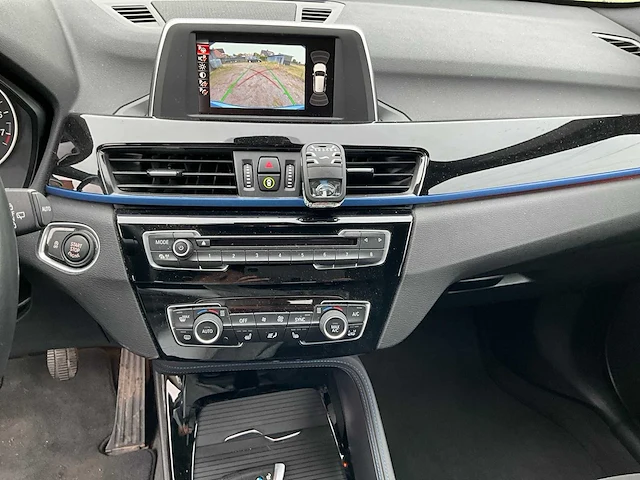 Bmw - 2017 - x1 - sdrive 18i - personenauto - afbeelding 28 van  60