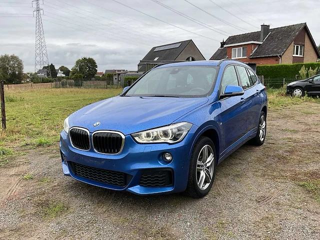 Bmw - 2017 - x1 - sdrive 18i - personenauto - afbeelding 2 van  60