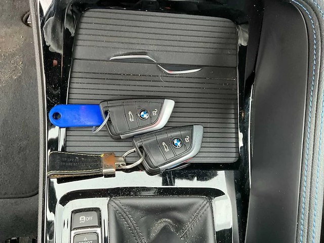 Bmw - 2017 - x1 - sdrive 18i - personenauto - afbeelding 30 van  60