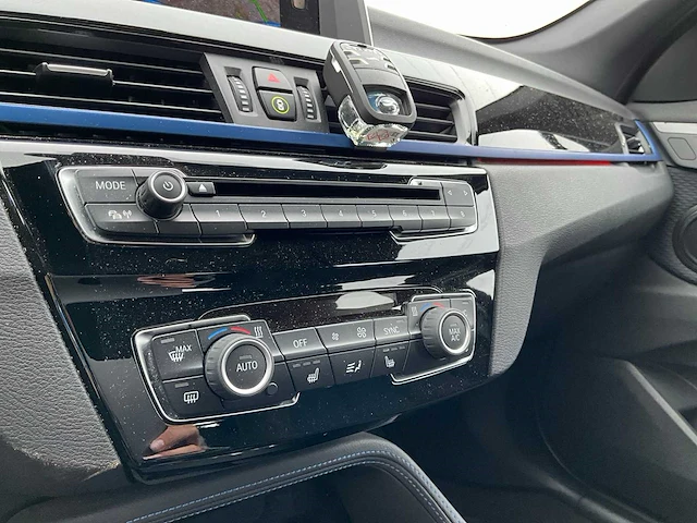 Bmw - 2017 - x1 - sdrive 18i - personenauto - afbeelding 37 van  60
