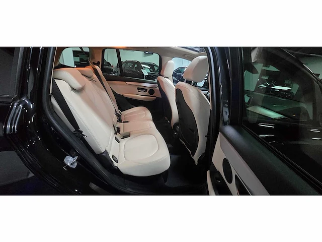 Bmw - 216da gran tourer * automaat * 2019 business * veel opties - afbeelding 7 van  37