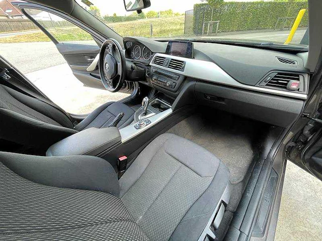 Bmw - 3 - 318d - auto - 2012 - afbeelding 2 van  36