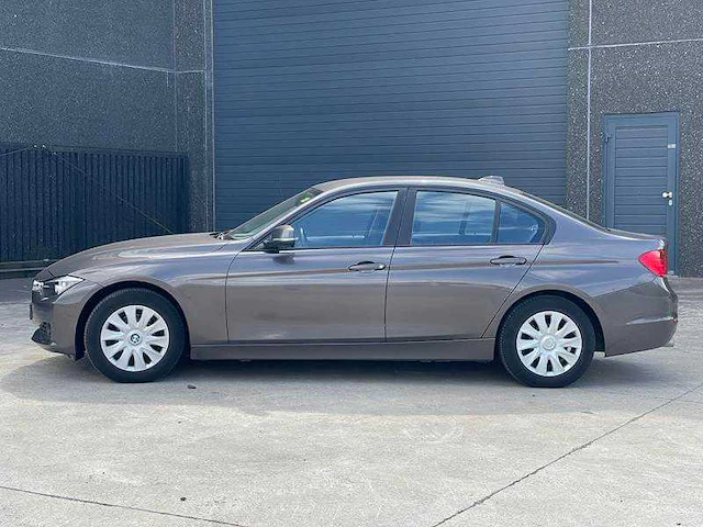 Bmw - 3 - 318d - auto - 2012 - afbeelding 1 van  36