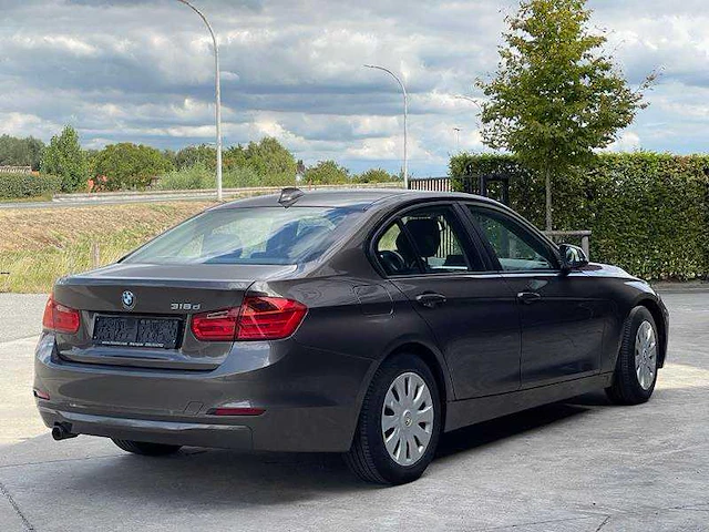 Bmw - 3 - 318d - auto - 2012 - afbeelding 31 van  36