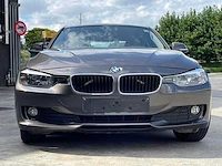 Bmw - 3 - 318d - auto - 2012 - afbeelding 33 van  36