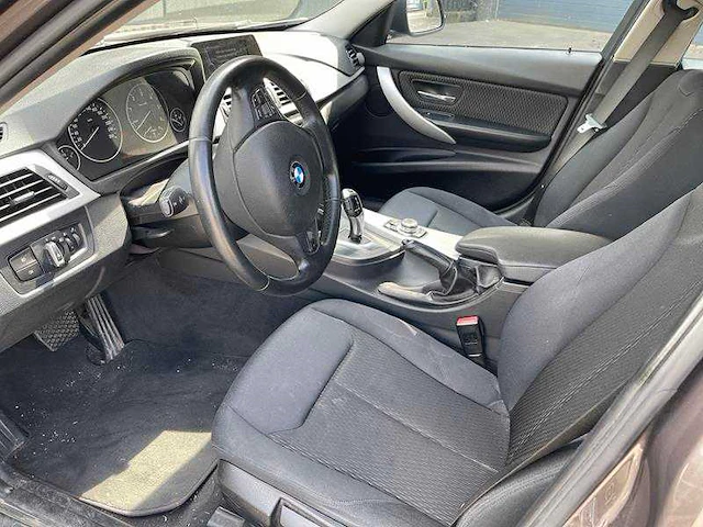 Bmw - 3 - 318d - auto - 2012 - afbeelding 34 van  36