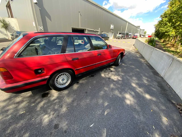 Bmw - 520i touring - 520i touring - oldtimer - afbeelding 2 van  56