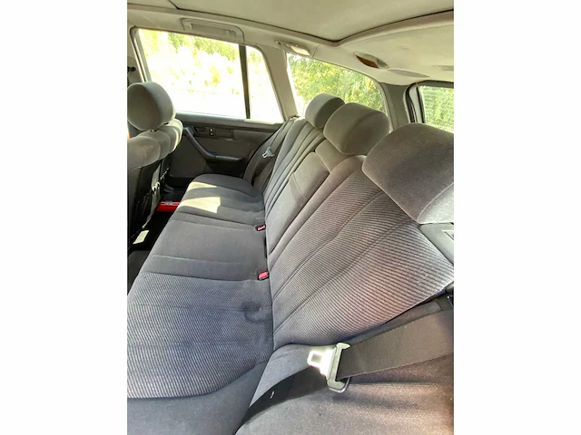 Bmw - 520i touring - 520i touring - oldtimer - afbeelding 26 van  56
