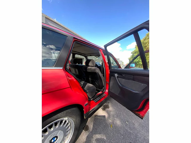 Bmw - 520i touring - 520i touring - oldtimer - afbeelding 32 van  56