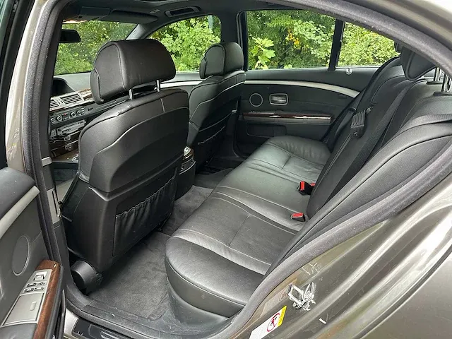 Bmw - 730d - personenauto - afbeelding 2 van  14