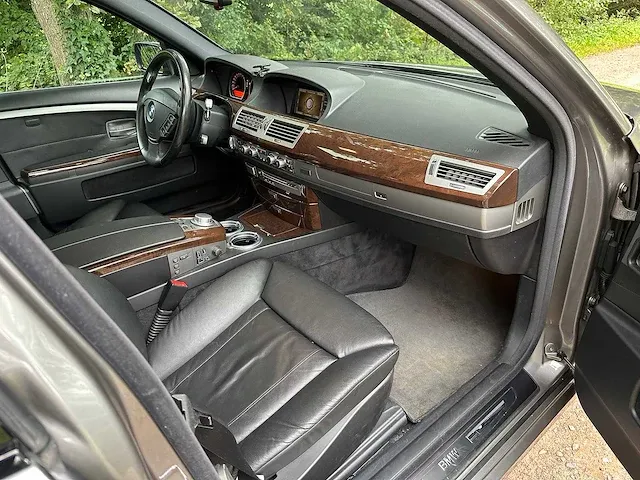 Bmw - 730d - personenauto - afbeelding 4 van  14