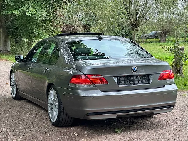Bmw - 730d - personenauto - afbeelding 9 van  14