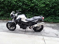 Bmw - f 800 r - motorfiets - afbeelding 1 van  6