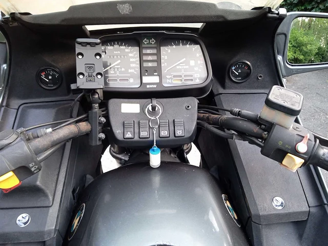 Bmw - k 100 rt - motorfiets - afbeelding 11 van  12