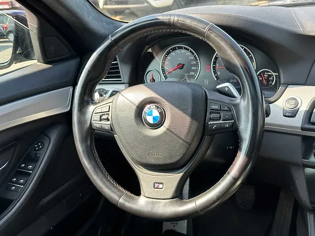 Bmw - m5 - personenauto - afbeelding 5 van  47