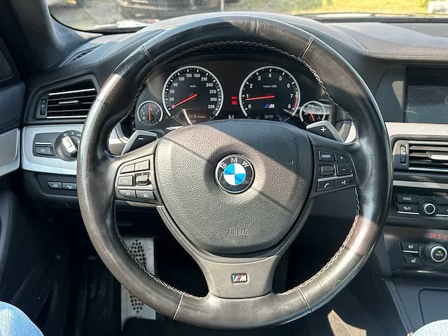 Bmw - m5 - personenauto - afbeelding 6 van  47