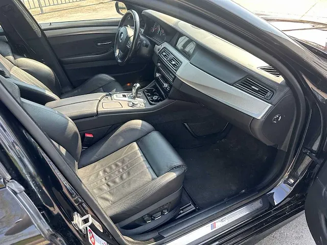 Bmw - m5 - personenauto - afbeelding 22 van  47