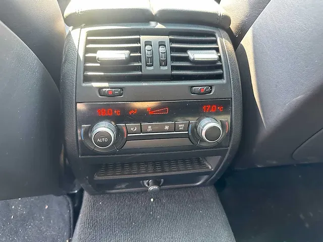 Bmw - m5 - personenauto - afbeelding 25 van  47