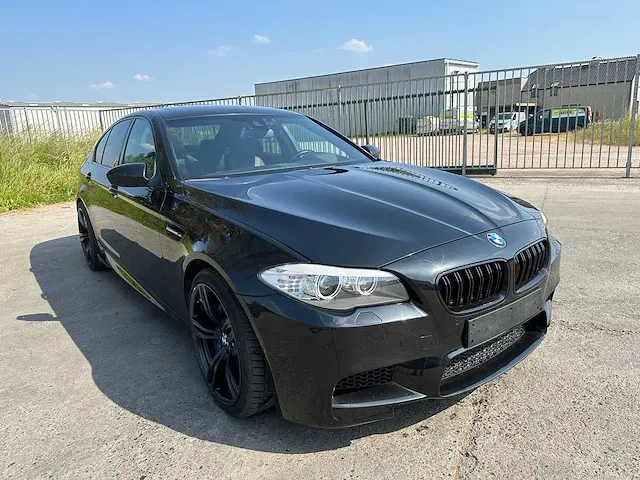 Bmw - m5 - personenauto - afbeelding 35 van  47