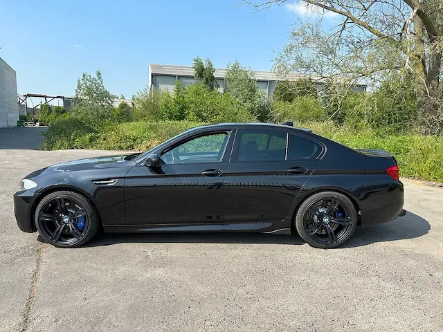 Bmw - m5 - personenauto - afbeelding 34 van  47