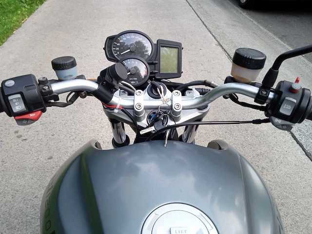 Bmw - r 1200r - motorfiets - afbeelding 8 van  10