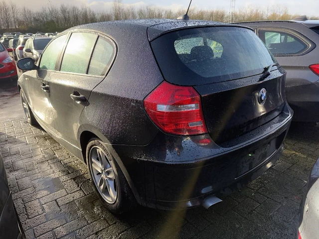 Bmw 1 hatch (e87) 116 d crossed flag, 2010 - afbeelding 16 van  20