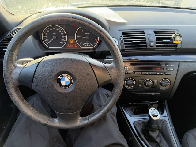 Bmw 1 hatch (e87) 116 d crossed flag, 2010 - afbeelding 19 van  20