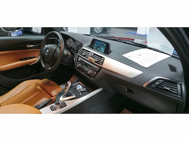 Bmw * 116 da * automaat * schuifdak / leder / sport velgen 19 * - 2018 - - afbeelding 11 van  38