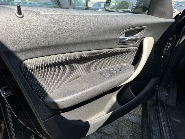 Bmw 116 hatch (f20 lci), 2015 - afbeelding 29 van  32