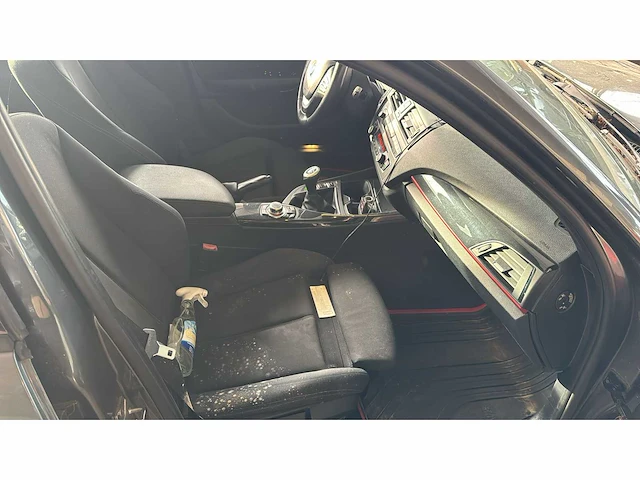 Bmw 116i personenauto - afbeelding 6 van  33