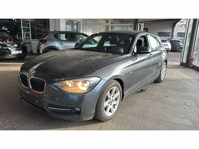 Bmw 116i personenauto - afbeelding 30 van  33
