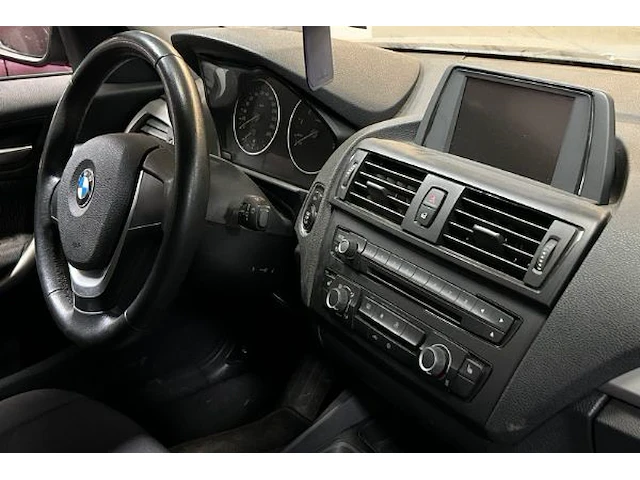 Bmw 116i - afbeelding 8 van  10