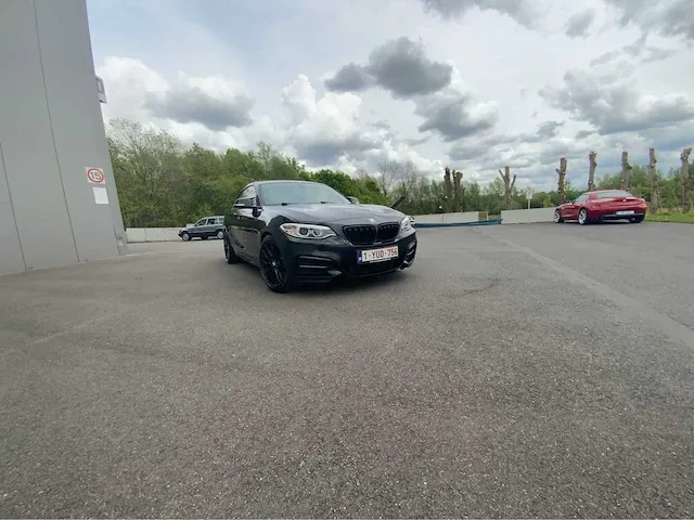 Bmw 240im - afbeelding 18 van  23
