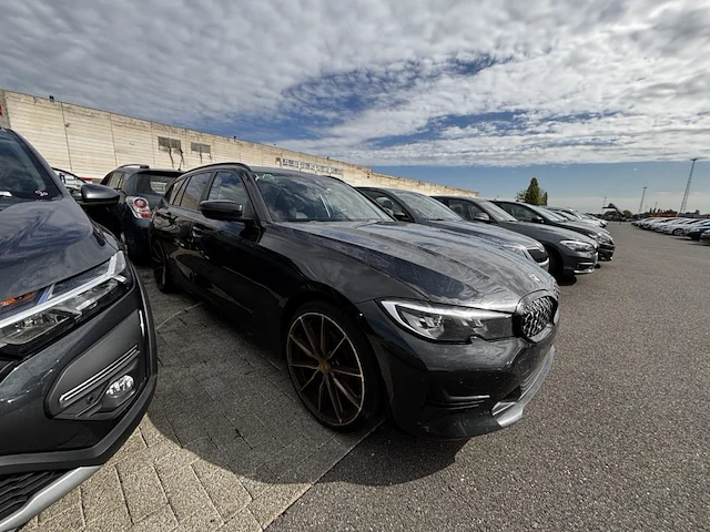 Bmw 3 sw (g21) 320ias opf 184 at,2020 - afbeelding 17 van  23