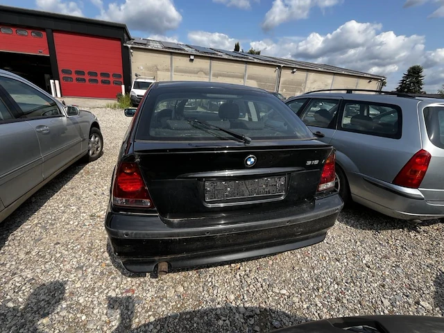 Bmw 316 compact - afbeelding 18 van  22