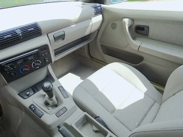 Bmw 316i compact (recent oldtimer be) - afbeelding 31 van  53